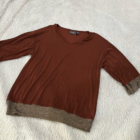 Chico's Travelers brown gold slinky Top size medium - Picture 1 of 7